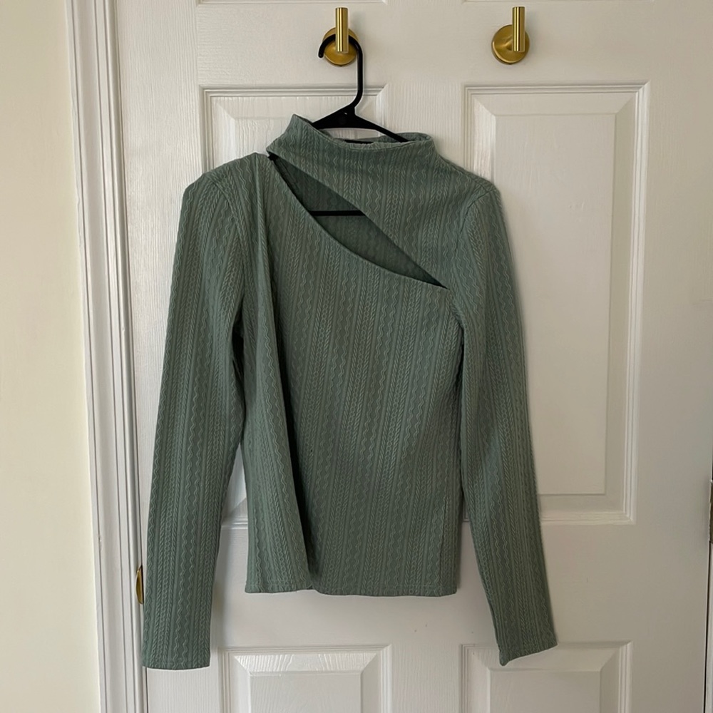 Size S Boutique Long Sleeve Shirt
